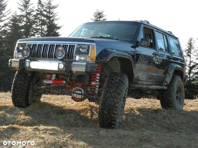Jeep Cherokee - 24