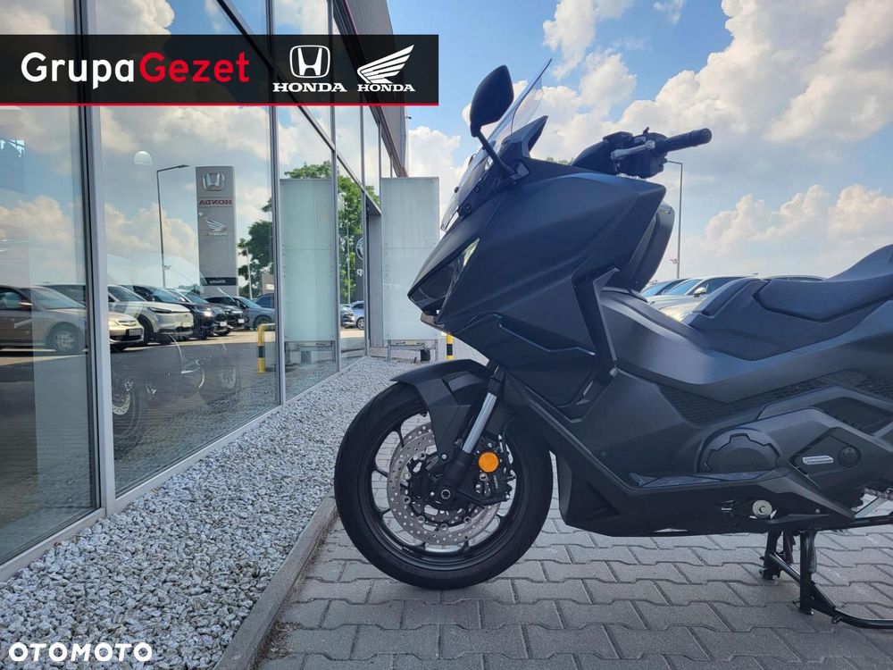 Honda NSS - 8