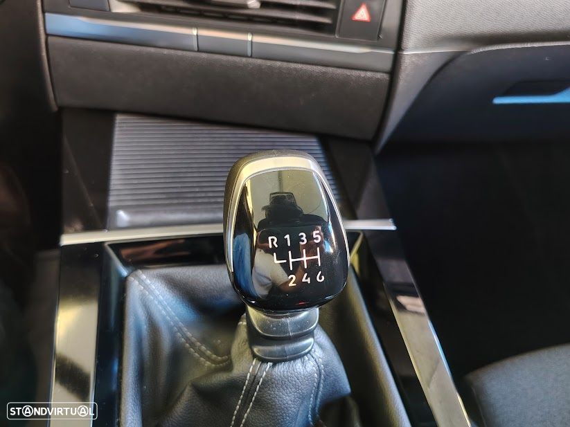 Opel Astra Sports Tourer 1.2 T GS — fotografia 29