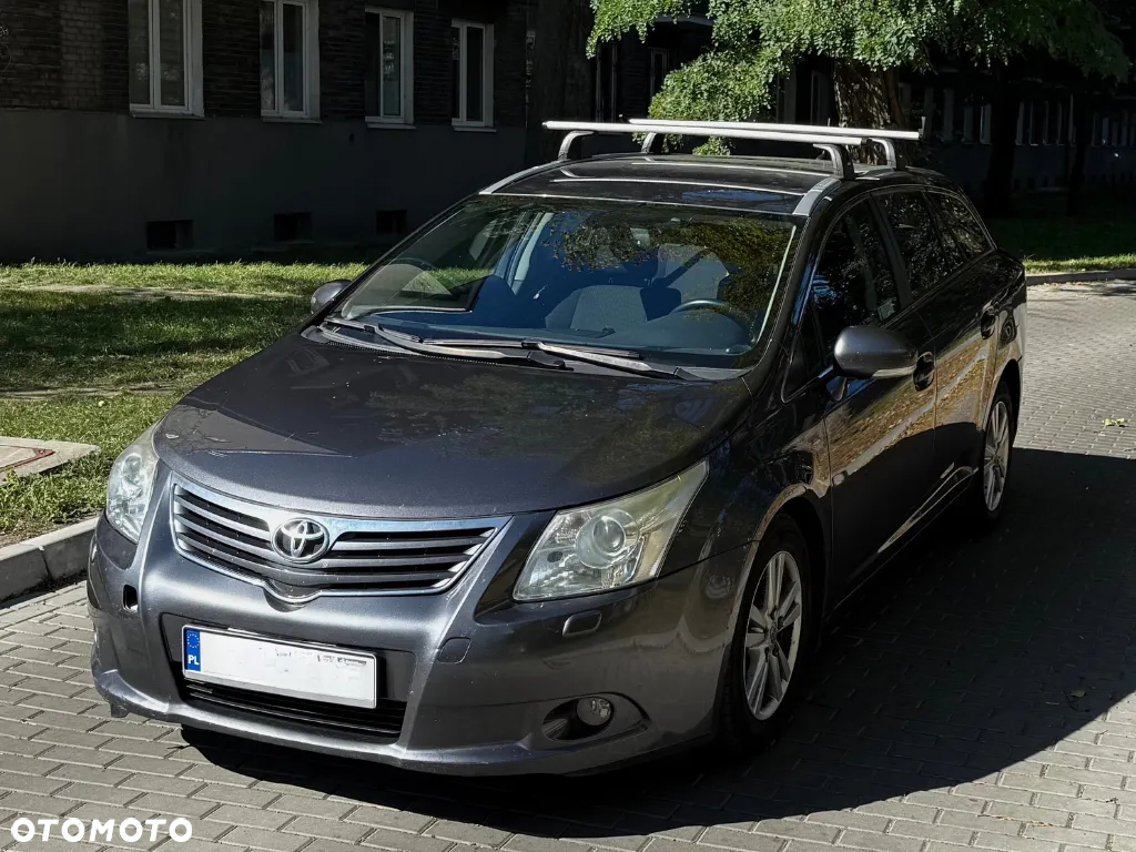 Toyota Avensis - 4