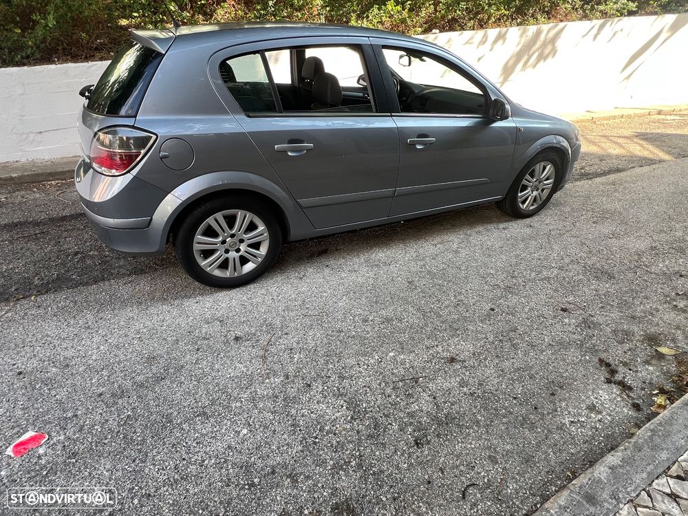 Opel Astra 1.3 CDTi Cosmo - 4
