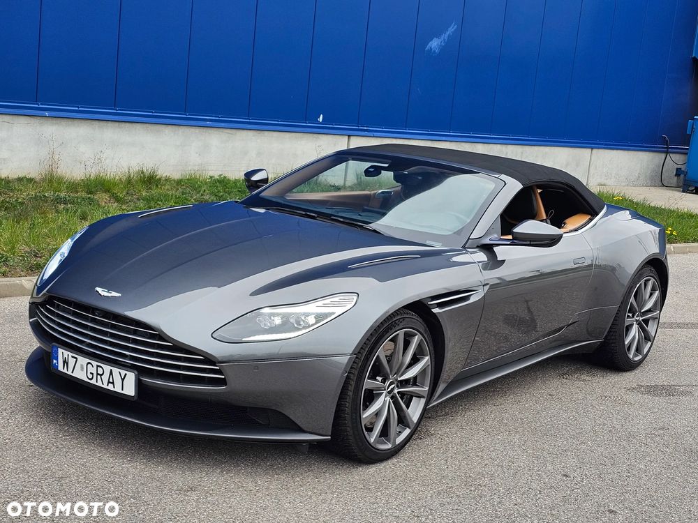 Aston Martin DB11 - 11