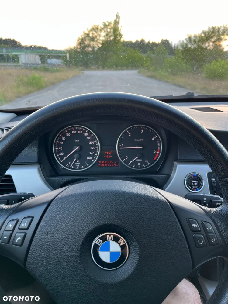 BMW Seria 3 318d - 15