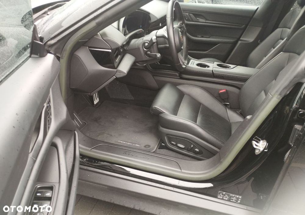 Porsche Taycan Performance Plus - 5