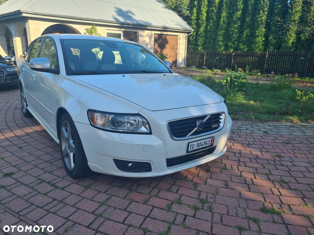 Volvo V50 D5 R-Design Momentum - 3