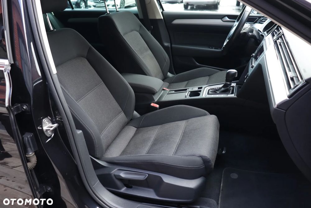 Volkswagen Passat 2.0 TDI (BlueMotion Technology) DSG Comfortline - 34