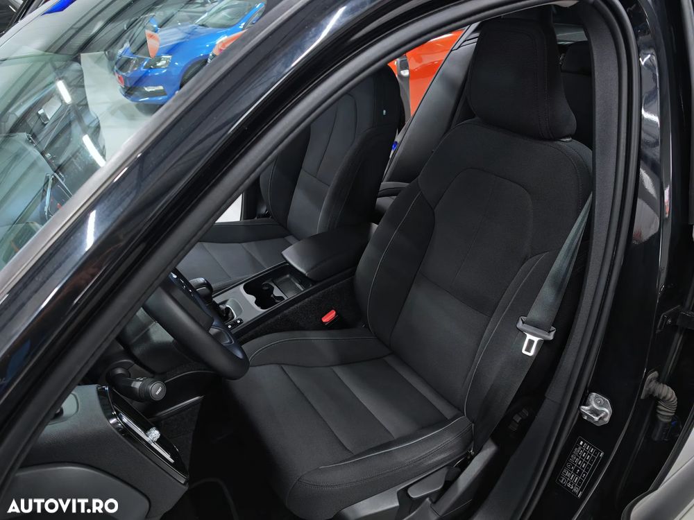 Volvo XC 40 T3 Momentum Pro - 9