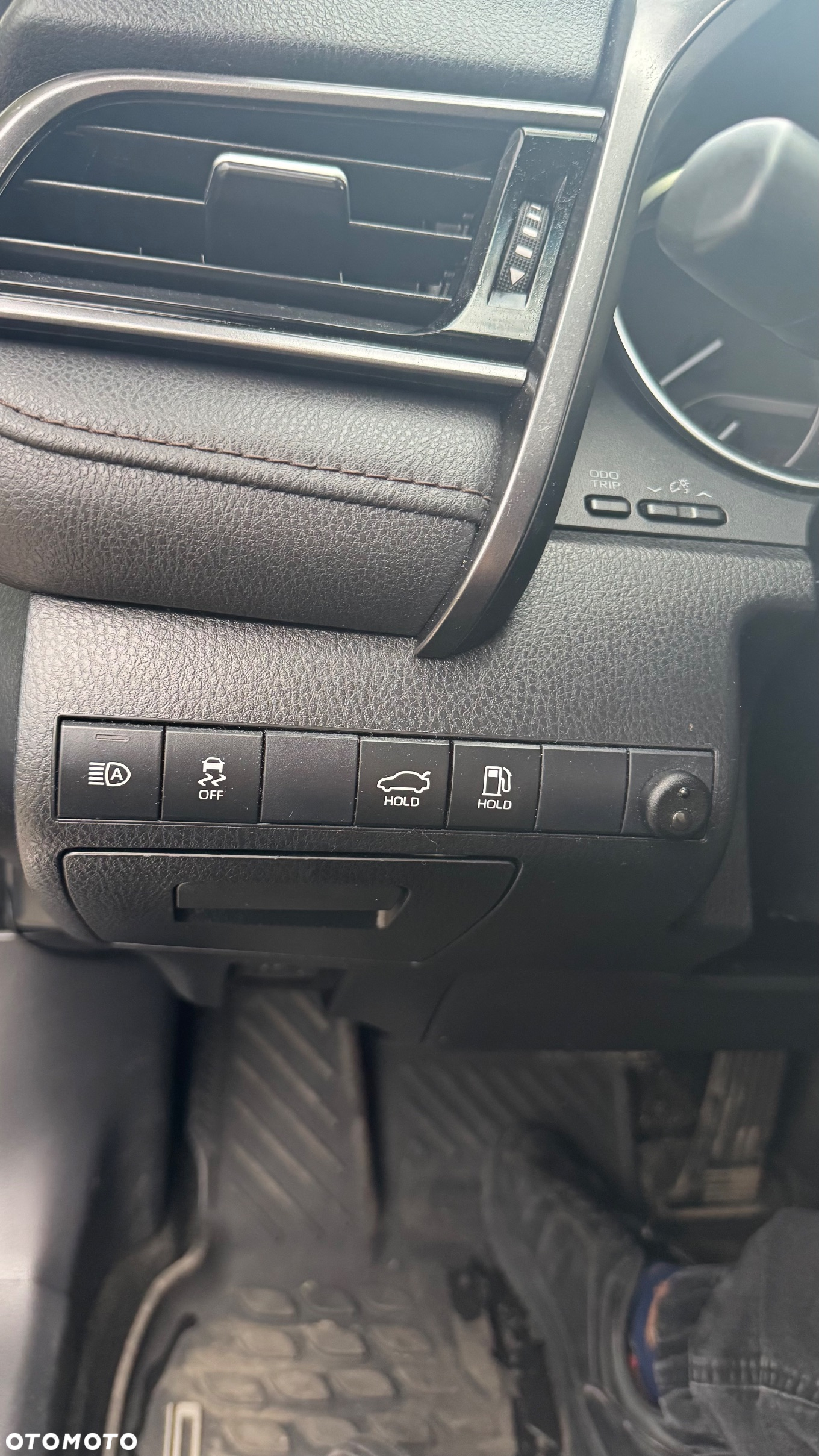 Toyota Camry 2.5 Hybrid Executive CVT - 14