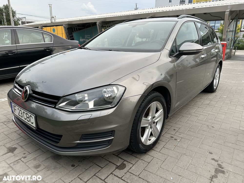 Volkswagen Golf - 10