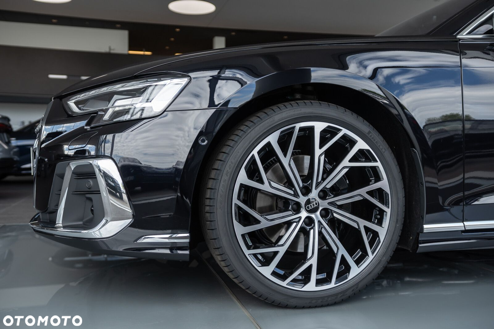 Audi A8 - 6