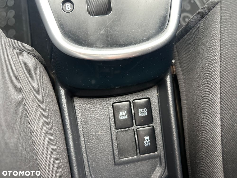 Toyota Yaris Hybrid 100 Selection - 20