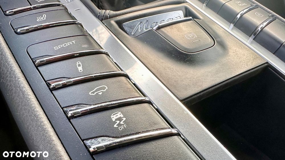 Porsche Macan - 36