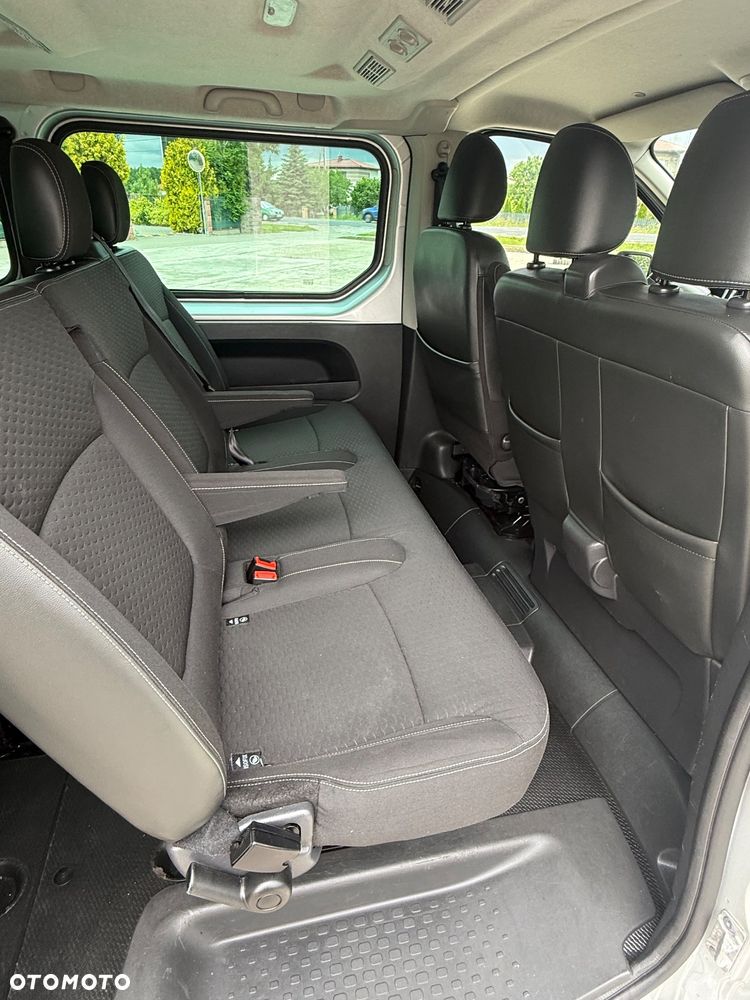 Opel Vivaro L2H1 2,9t Elegance Business - 22