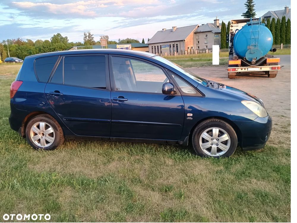 Toyota Corolla Verso 2.0 D-4D - 4