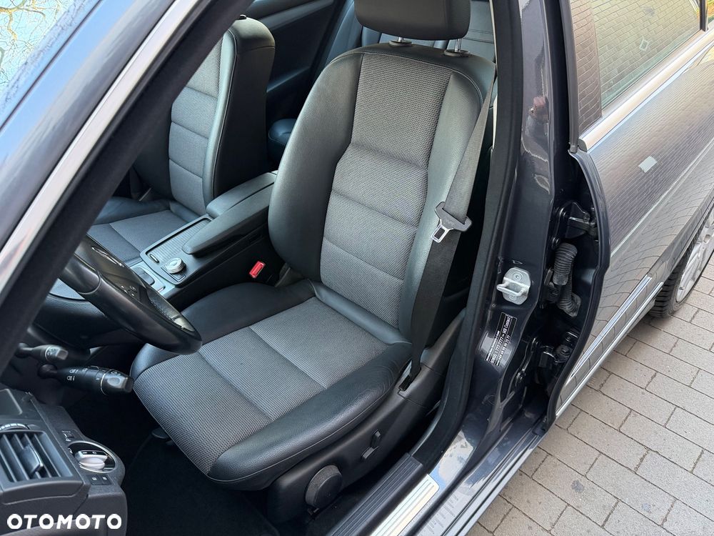 Mercedes-Benz Klasa C 250 CGI Automatik BlueEFFICIENCY Avantgarde - 19