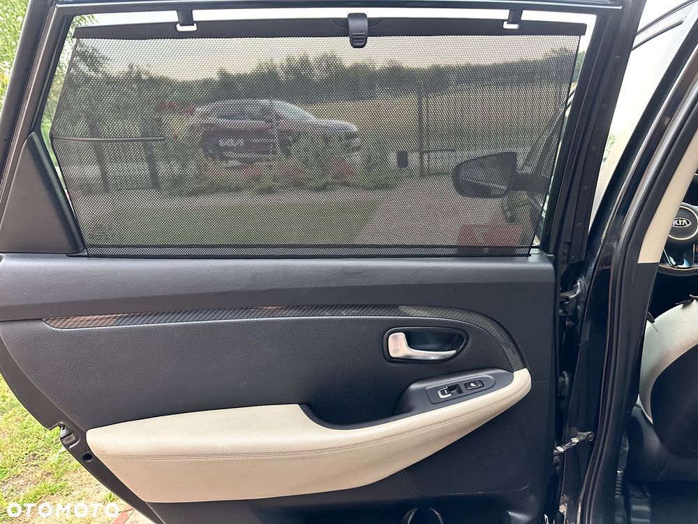 Kia Carens 1.7 CRDi L - 12