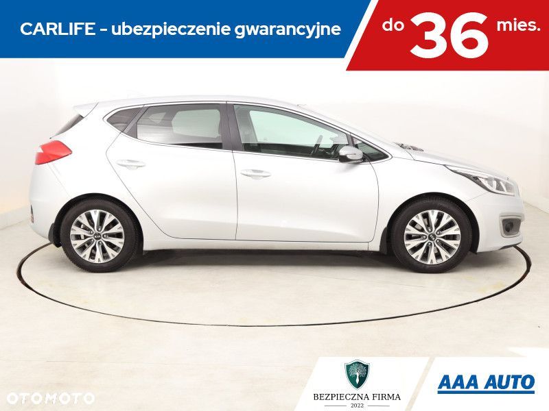 Kia Ceed - 8