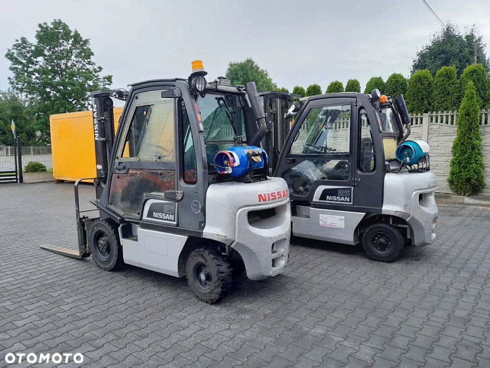 Nissan U1D2A25LQ - 3