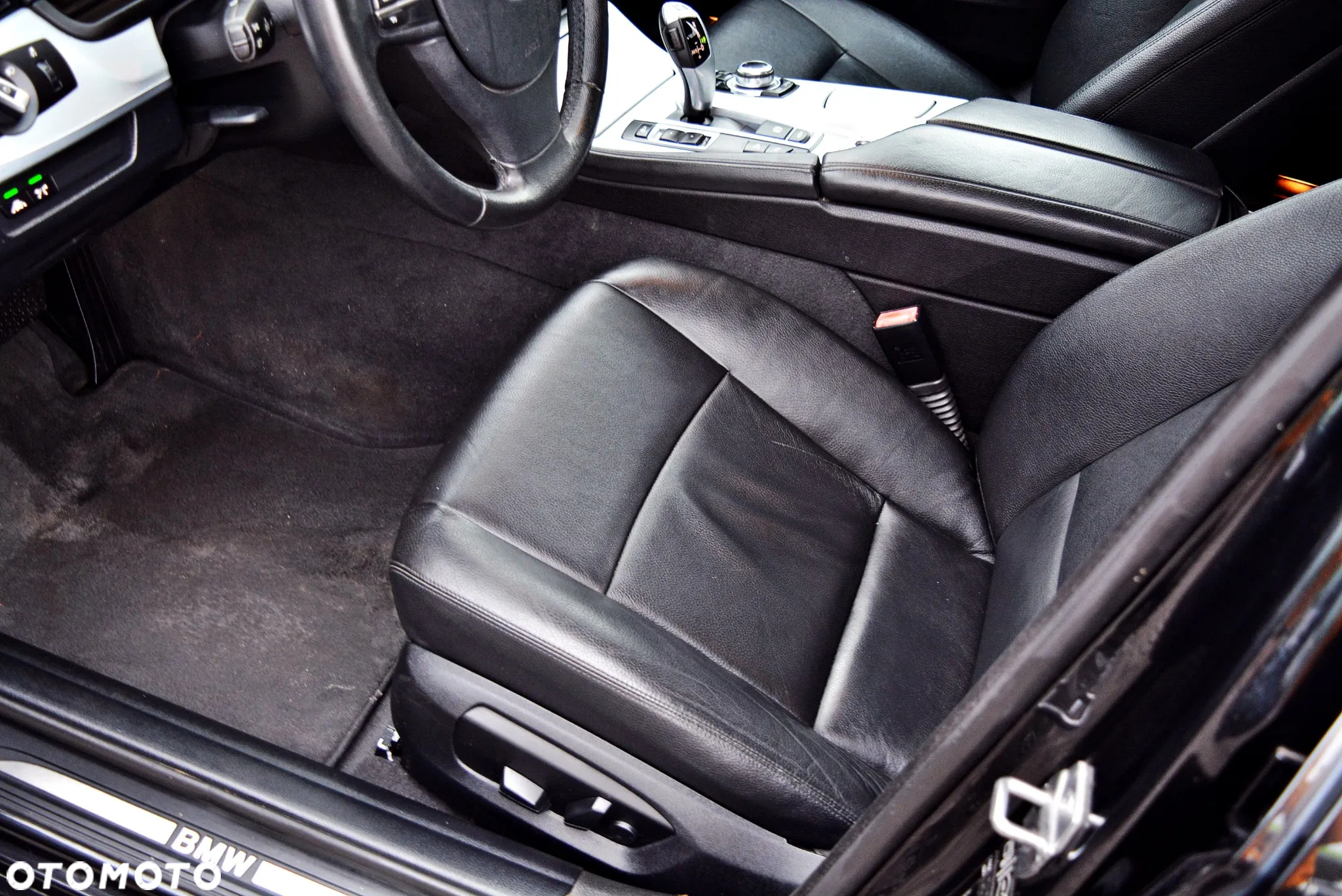 BMW Seria 5 525d xDrive Touring - 23