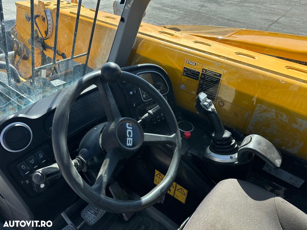 JCB JCB 525-60 T5 - 10