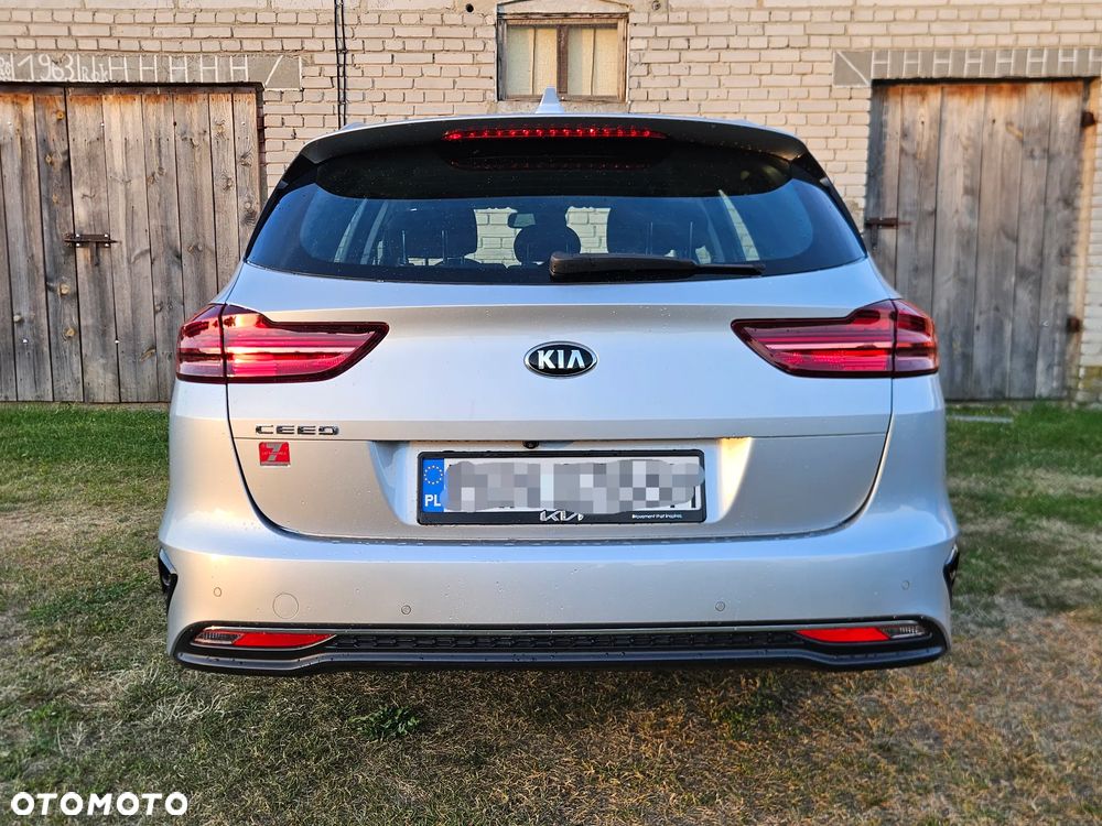 Kia Ceed 1.6 CRDi SCR M - 4