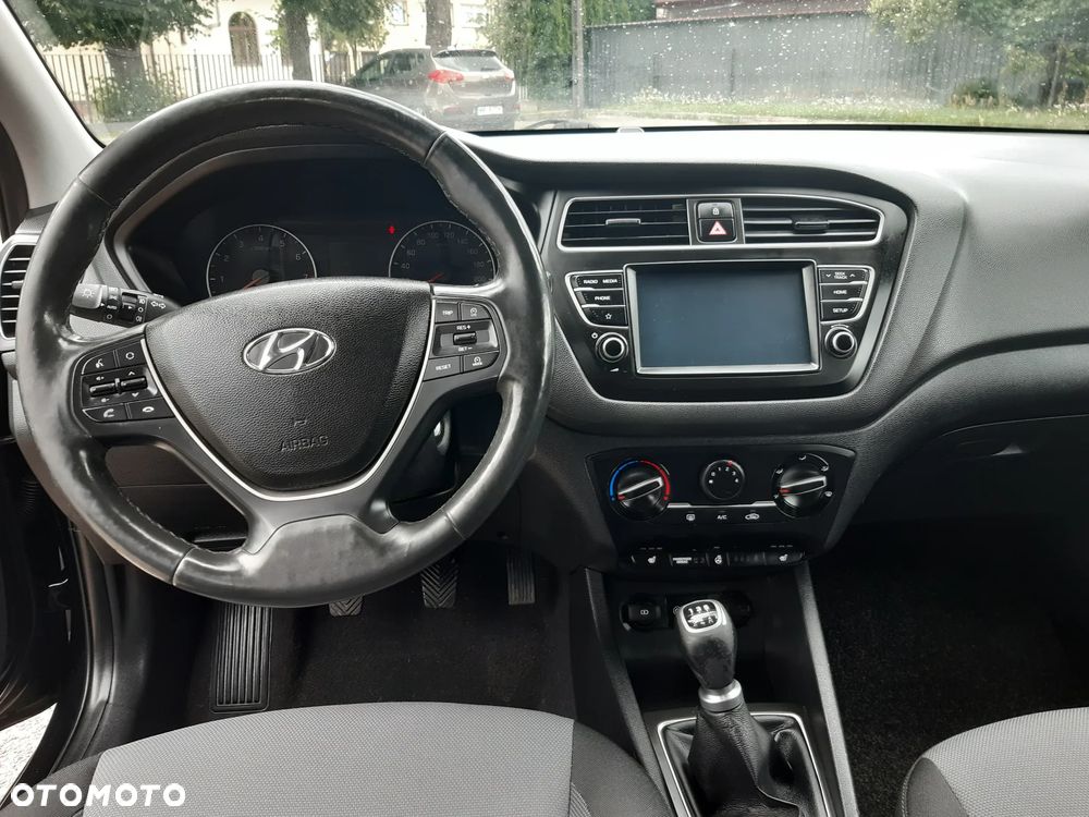Hyundai i20 blue 1.2 Advantage+ - 14