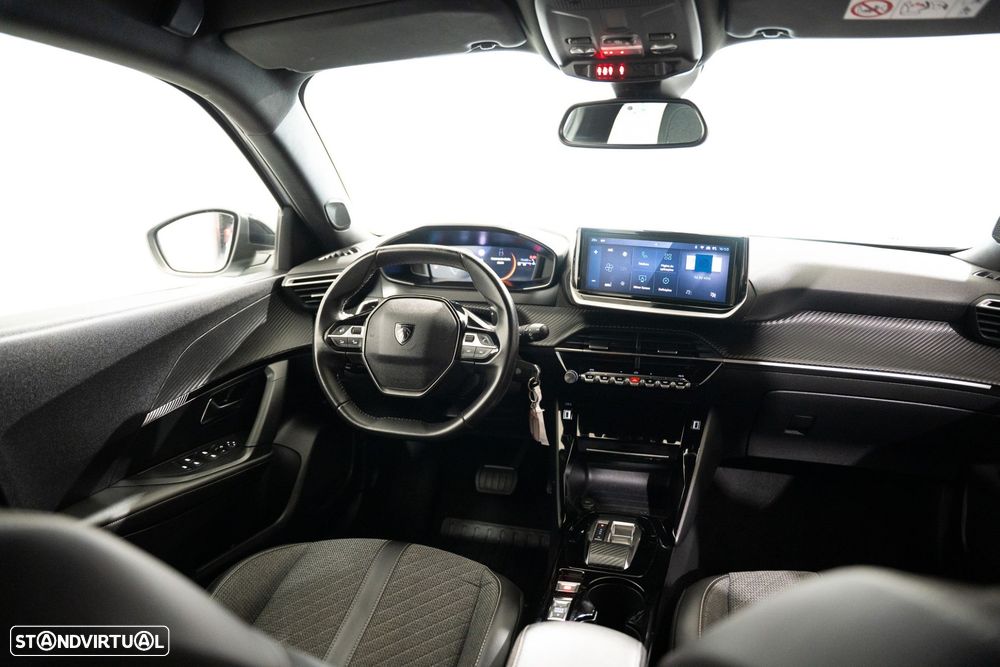 Peugeot 2008 1.2 PureTech Allure EAT8 - 11