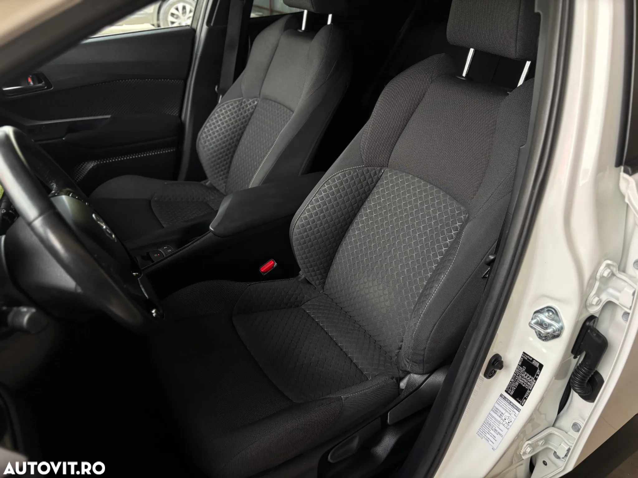 Toyota C-HR - 28