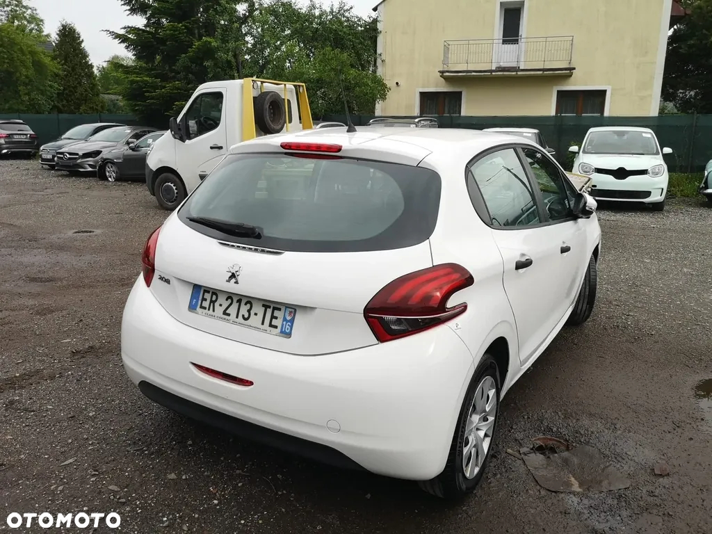 Peugeot 208 1.6 BlueHDi Active S&S - 9