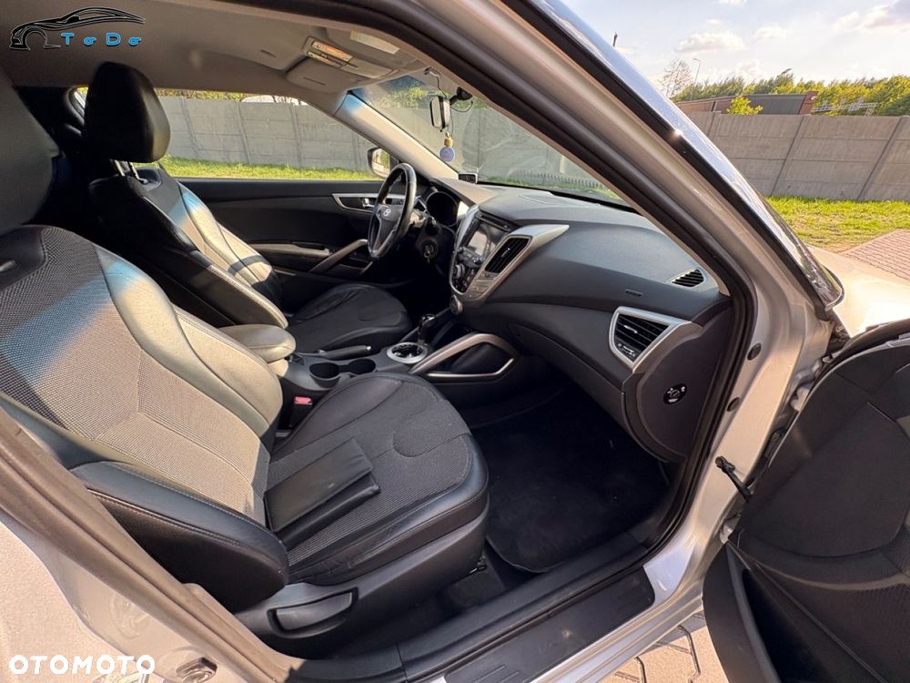 Hyundai Veloster 1.6 GDI Premium - 28