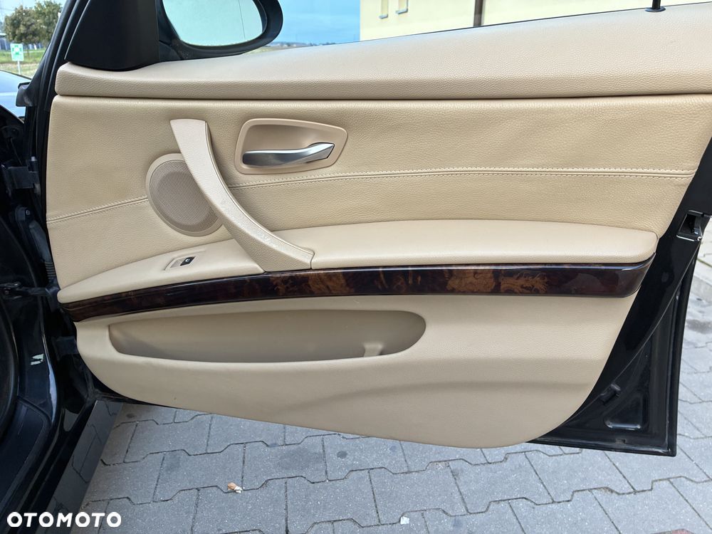 BMW Seria 3 320d - 16