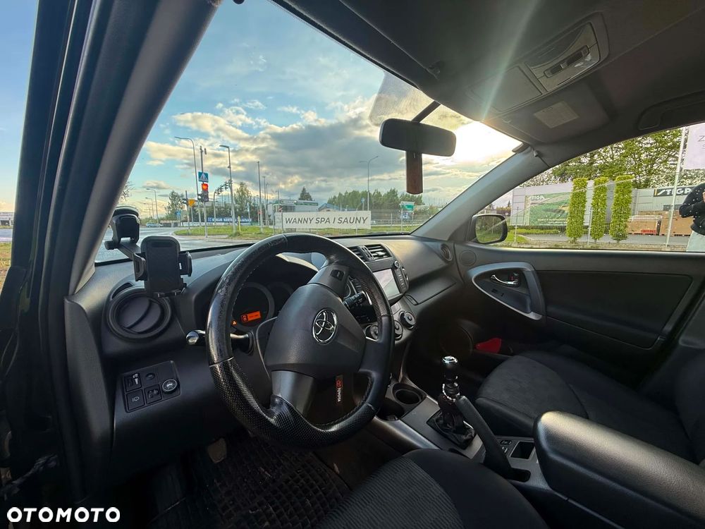 Toyota RAV4 - 12