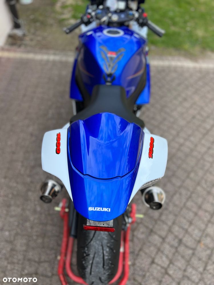Suzuki GSX-R - 15