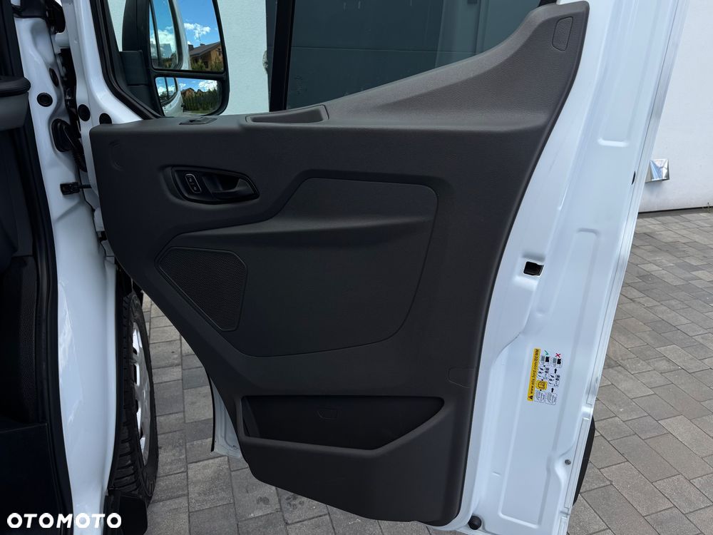 Ford Transit - 25