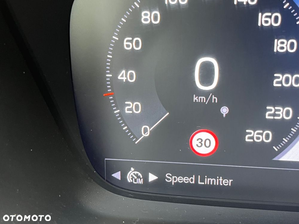 Volvo XC 40 D3 Momentum Pro - 19