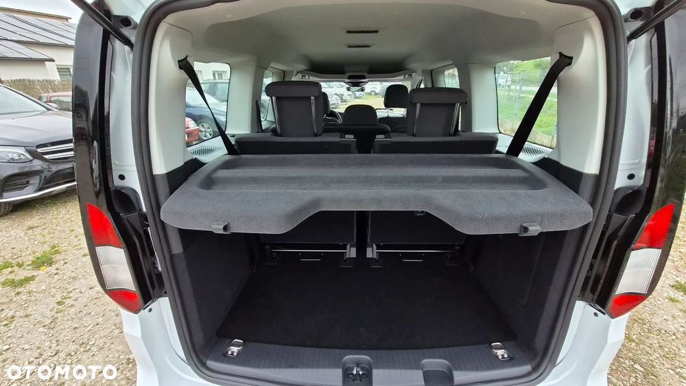 Ford Tourneo Connect Grand - 22
