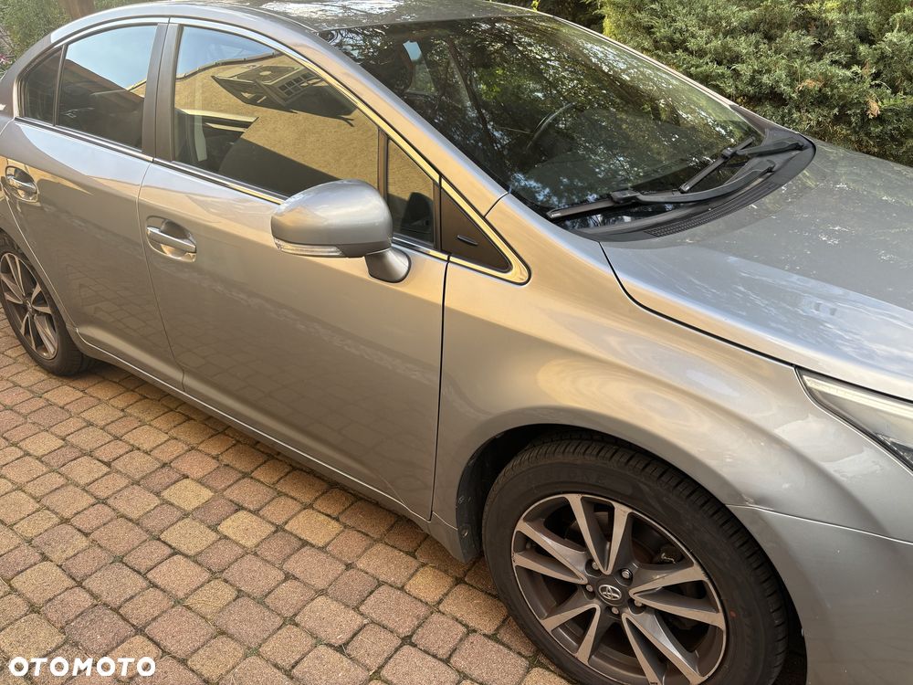 Toyota Avensis - 1