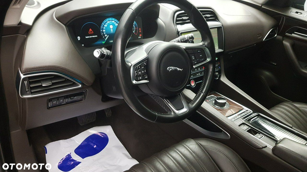 Jaguar F-Pace - 20