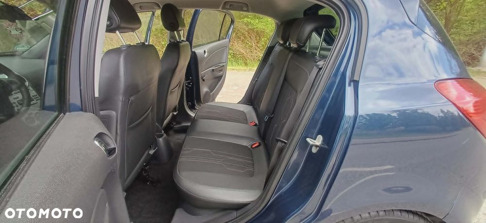 Opel Corsa 1.4 16V Innovation - 11