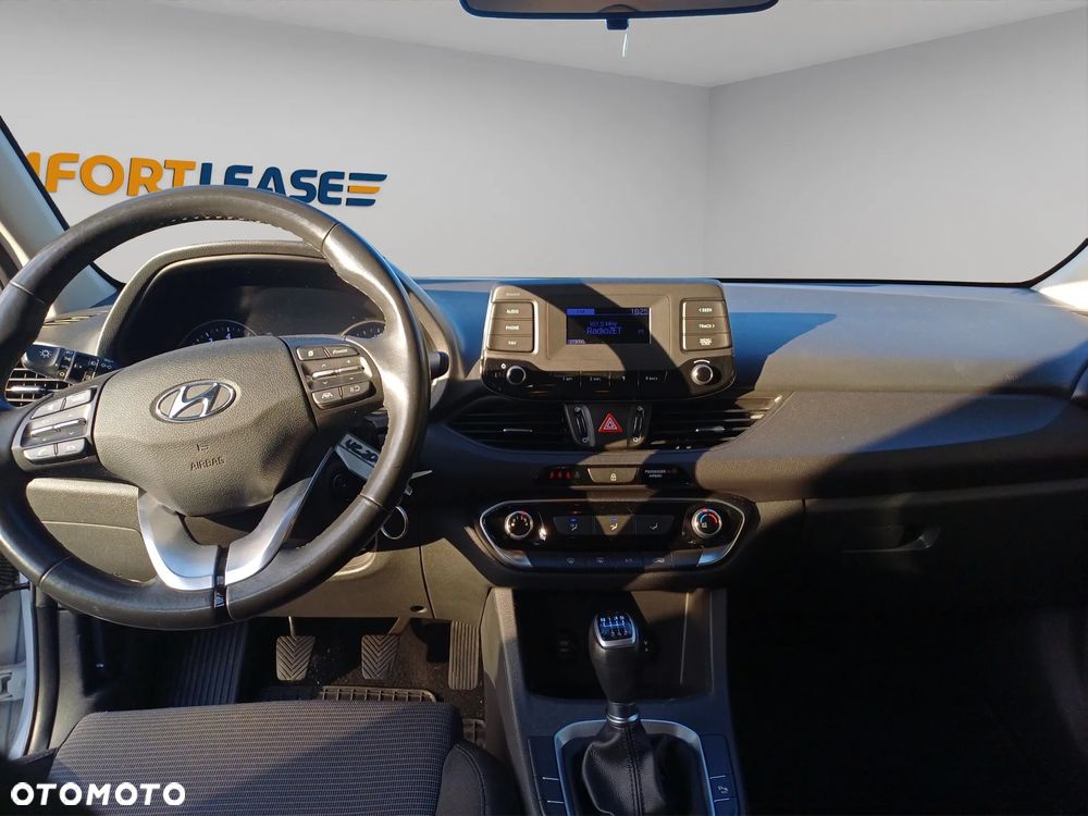 Hyundai i30 1.5 DPI Classic + - 12