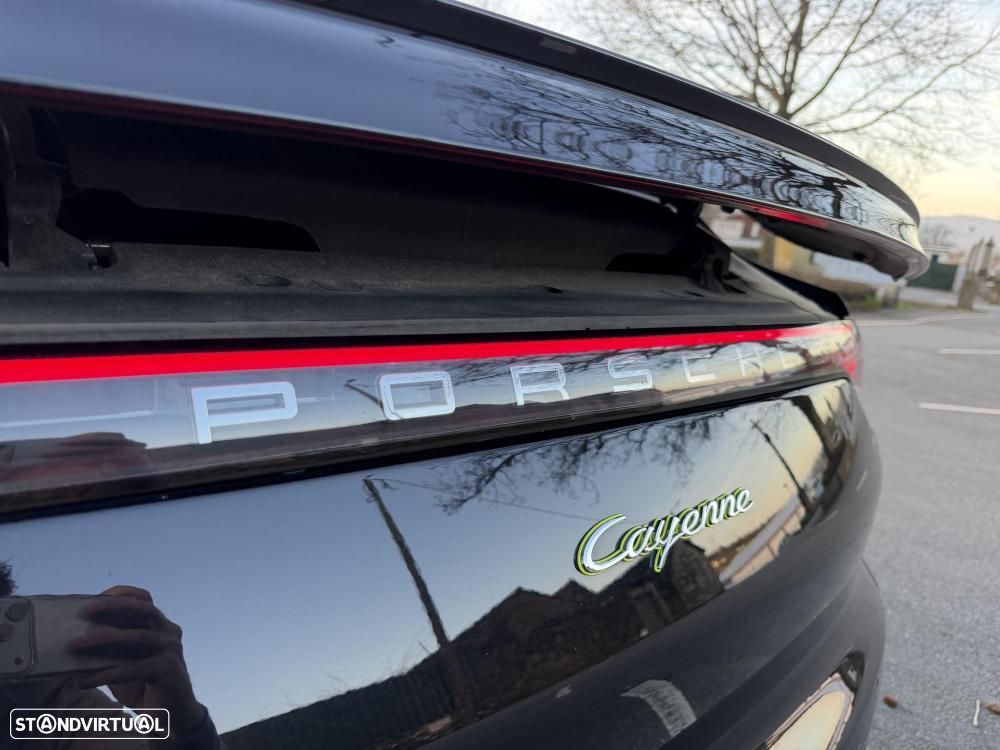 Porsche Cayenne Coupé E-Hybrid Platinum Edition - 17