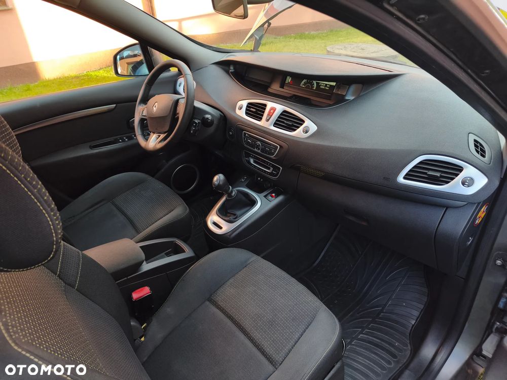 Renault Scenic - 8