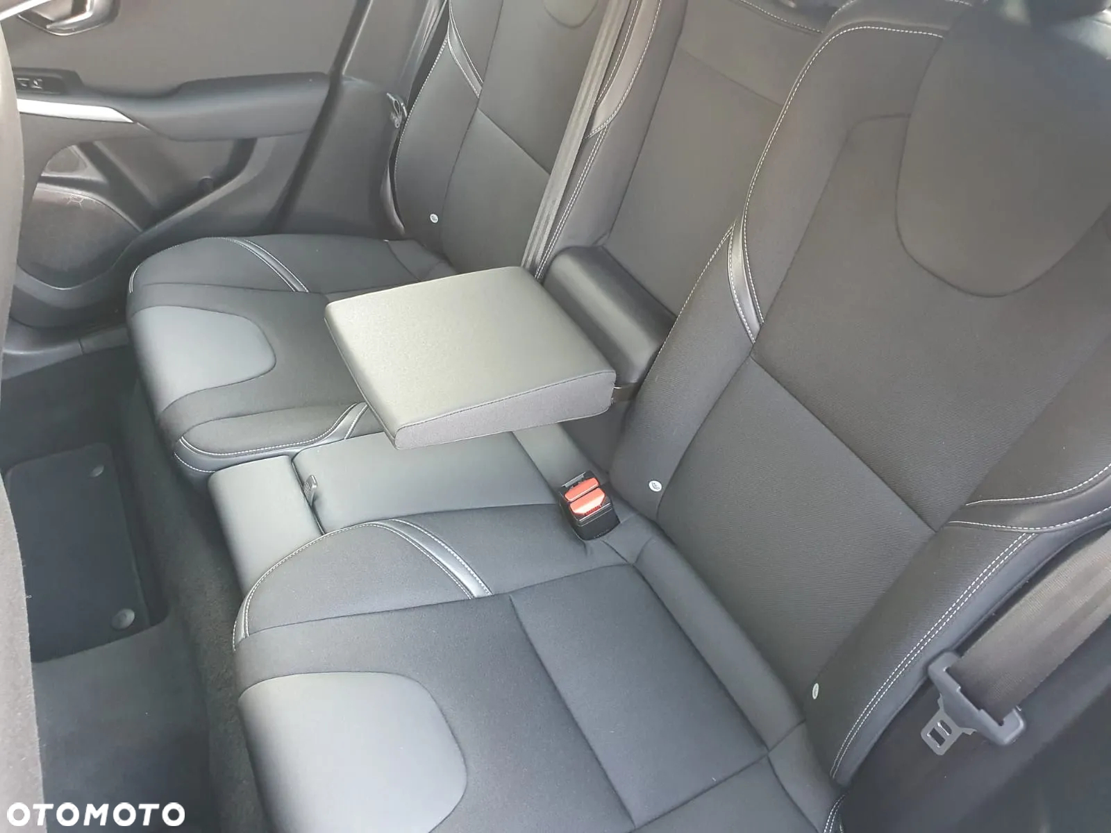 Volvo V40 D4 Drive-E Momentum - 31