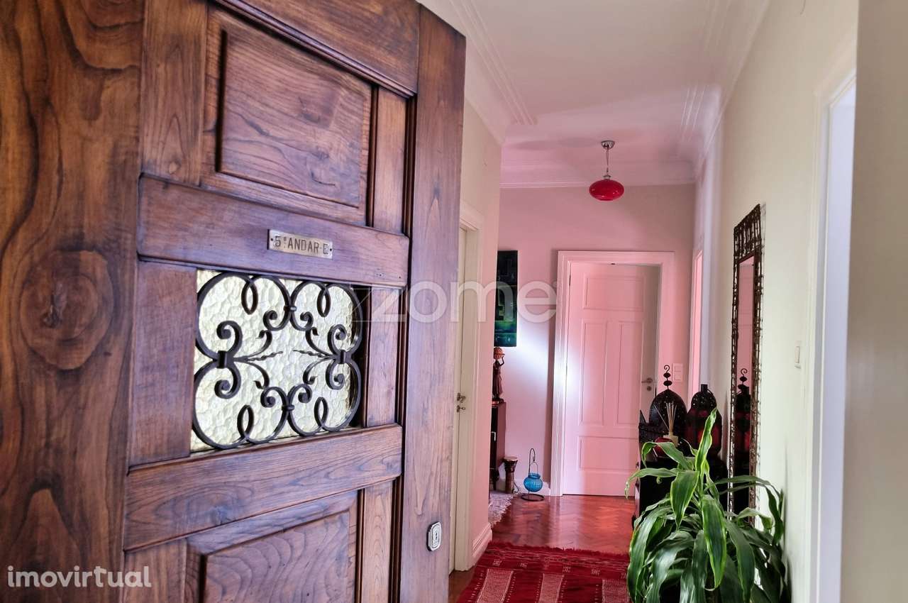 T3 c/ varanda e elevador em edifício remodelado em 2023 - 5º piso - Grande imagem: 5/30