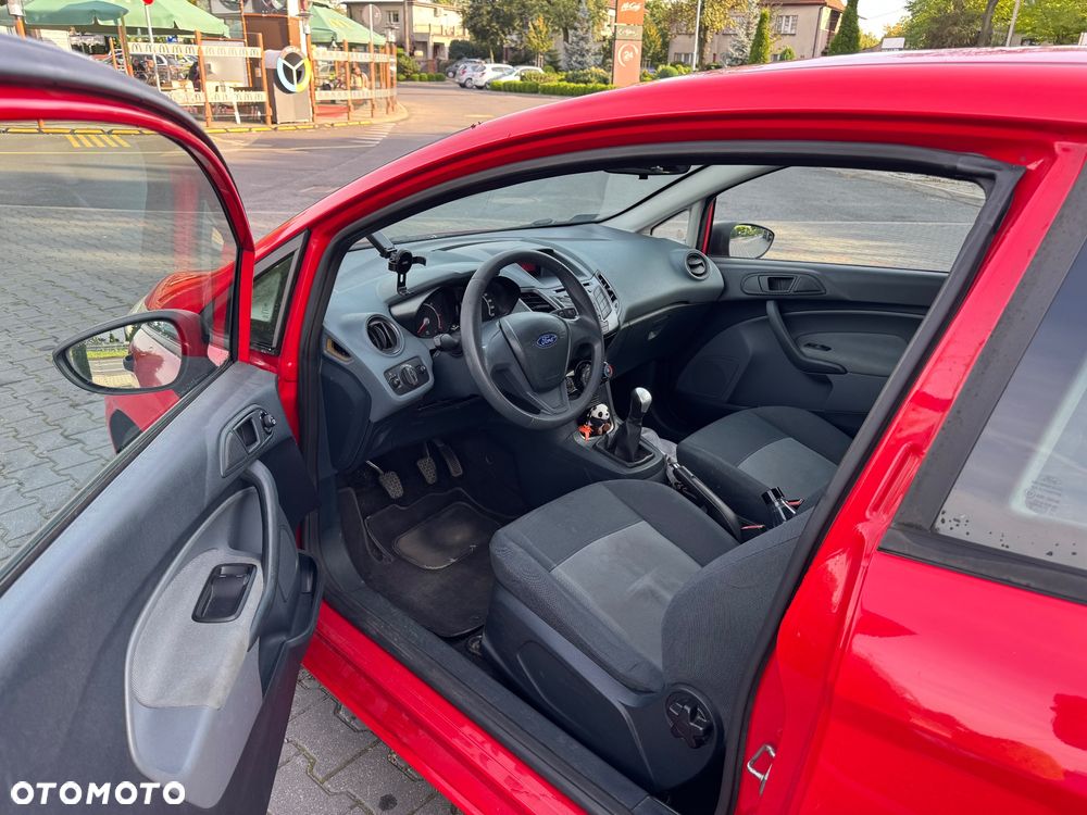 Ford Fiesta 1.4 TDCi Ambiente - 9