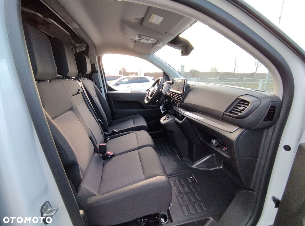 Opel Vivaro Vivaro Furgon XL Diesel 2.2 150 KM Automat - 23