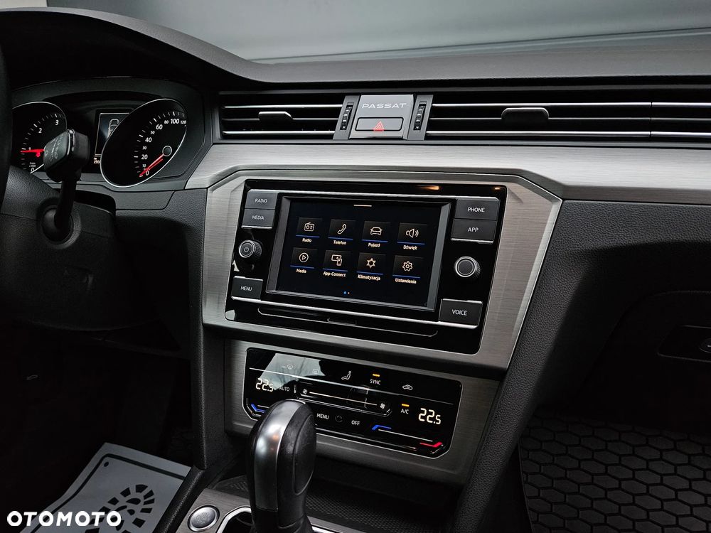 Volkswagen Passat - 9
