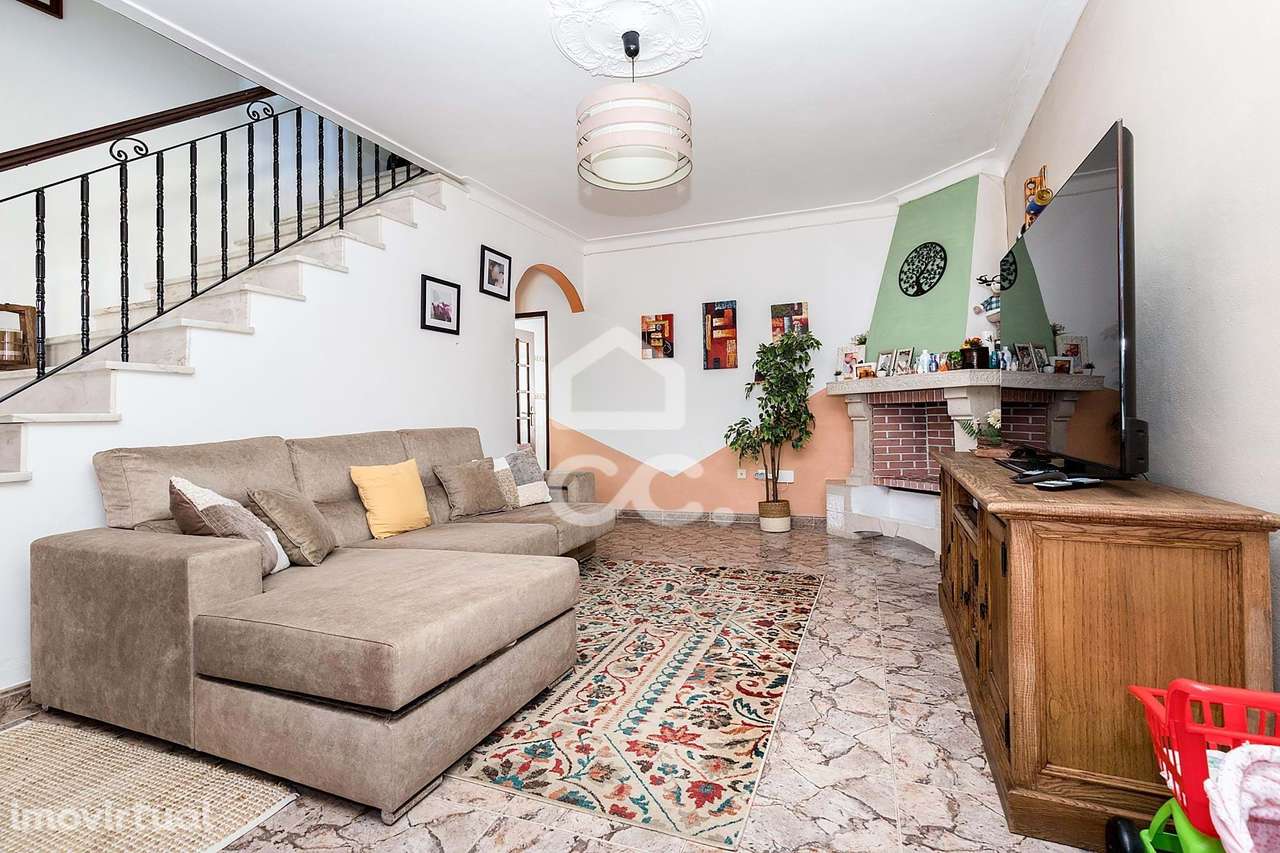 Moradia T4 de Gaveto c/ Garagem, Quintal e Terraço | Montoito, Redondo - Grande imagem: 5/43