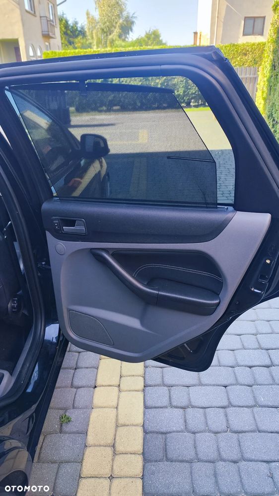 Ford Focus 2.0 16V Titanium - 24