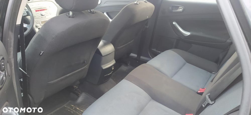 Ford Mondeo 1.8 TDCi Ghia - 17